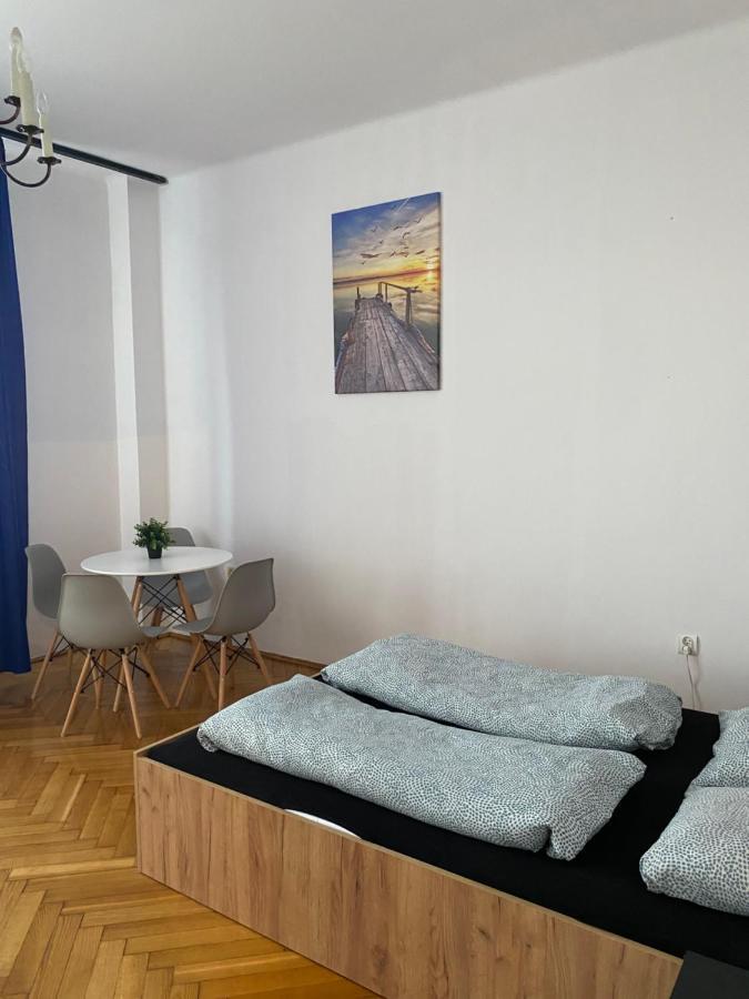 Vintage Rooms In Old Town Краков Экстерьер фото